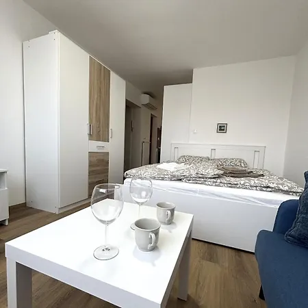 아파트 Freddie's Nest