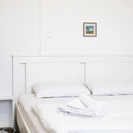 Freddie's Nest Apartment *