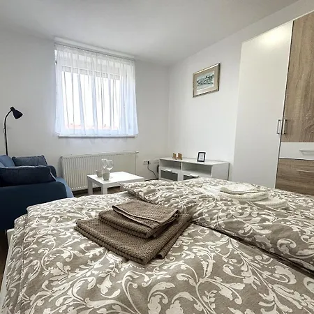 Freddie's Nest Apartma